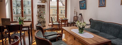 EstherHouse - Hostel