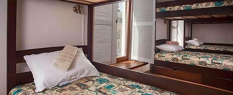 EstherHouse - Hostel