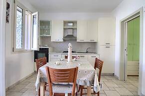 Casetta Dona a Ridosso Della Spiaggia Torre Vado