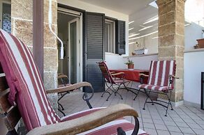 Casetta Dona a Ridosso Della Spiaggia Torre Vado