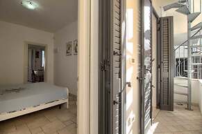 Casetta Dona a Ridosso Della Spiaggia Torre Vado