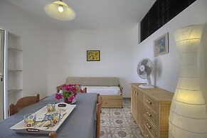 Scia' 2 Seafront apt