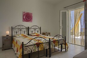 Polo - Relax Front Sea House