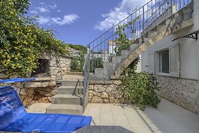 Polo - Relax Front Sea House