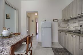 Polo - Relax Front Sea House