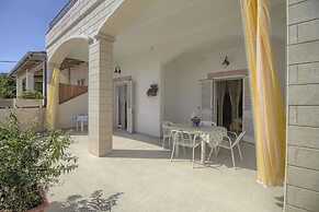 Polo - Relax Front Sea House