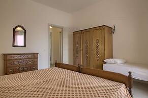 Polo - Relax Front Sea House