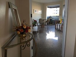 Apartamento mobiliado pertinho beira mar