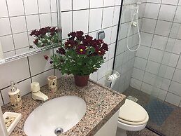Apartamento mobiliado pertinho beira mar