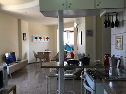Apartamento mobiliado pertinho beira mar