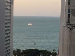 Apartamento mobiliado pertinho beira mar