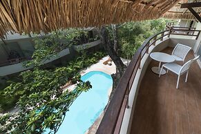 Agua De Mar by Tulumeando