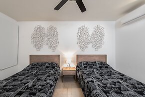 Agua De Mar by Tulumeando