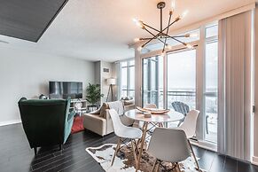 Platinum Suites -  Stunning Waterfront 2 Bed 2 Bath