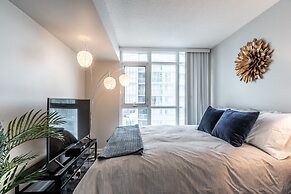 Platinum Suites -  Stunning Waterfront 2 Bed 2 Bath