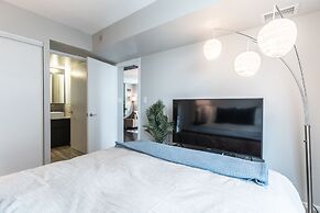 Platinum Suites -  Stunning Waterfront 2 Bed 2 Bath