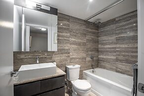 Platinum Suites -  Stunning Waterfront 2 Bed 2 Bath