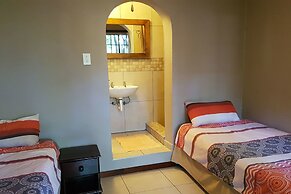 Lidwala Lodge - Hostel