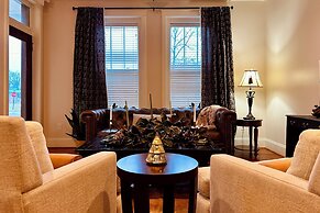 Grand Lux Inn