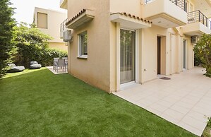 Scorpio Deluxe Apartment with Private Garden