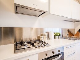 Bright Apartments Sirmione - Julia Giardino