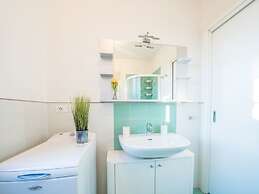 Bright Apartments Sirmione - Julia Giardino