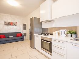 Bright Apartments Sirmione - Julia Giardino