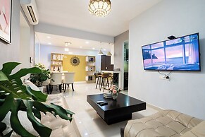 The Milky Way River Gate Apartment