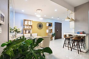 The Milky Way River Gate Apartment