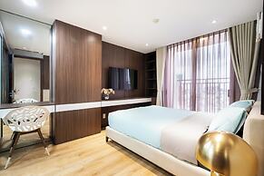 The Milky Way River Gate Apartment