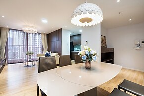 The Milky Way River Gate Apartment