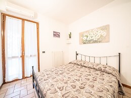 Bright Apartments Padenghe - Chateau Lake View