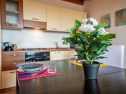 Bright Apartments Padenghe - Chateau Lake View