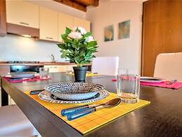 Bright Apartments Padenghe - Chateau Lake View