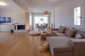 Rhea - Glyfada Sea View Apartment