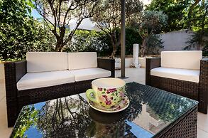 Glyfada  Aquarius Big Garden Villa