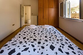 Glyfada  Aquarius Big Garden Villa