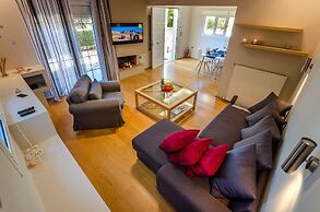Glyfada  Aquarius Big Garden Villa