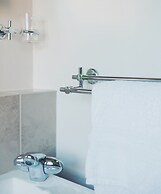 Notley House & The Coach House