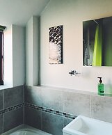 Notley House & The Coach House