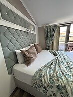 Mic Royal Hotel