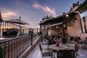 Tonello Business Hotel