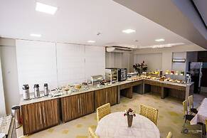 Tonello Business Hotel