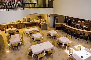 Tonello Business Hotel