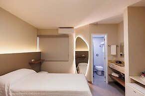 Tonello Business Hotel