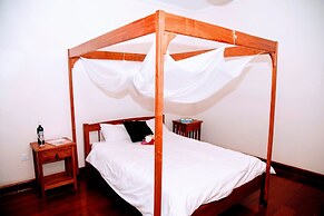 Lush Gardens Apartment 2