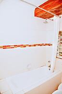 Lush Gardens Apartment 2