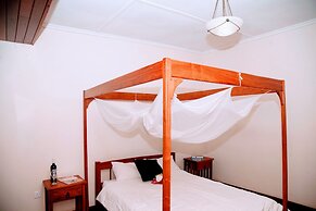 Lush Gardens Apartment 2