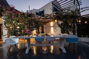 Santorini Mystique Garden