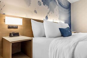 Cambria Hotel Milwaukee Downtown